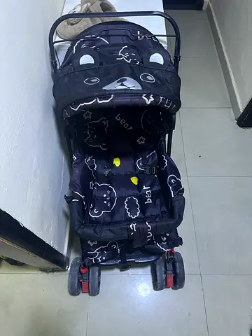 Stroller - Lightweight black baby stroller - used good condition- Al Qusais 1