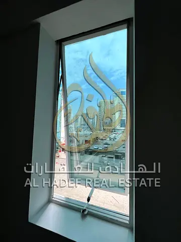 🏡 للإيجار السنوي في منطقة التعاون – غرفة وصالة ✨ 📍 موقع مميز قريب من مخرج دبي  🚗 سهولة وصول ممتازة إلى دبي والمناطق الحيوية