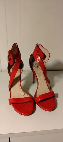 VINCE CAMUTO CHERRY RED HEELS