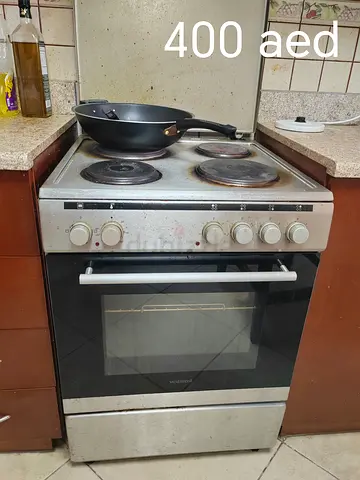 Used freestanding electric cooker with oven - 4 burners