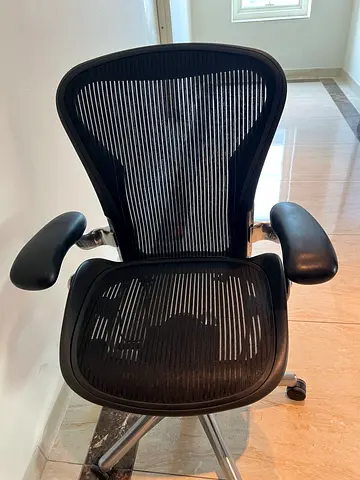 Herman Miller Aeron size B