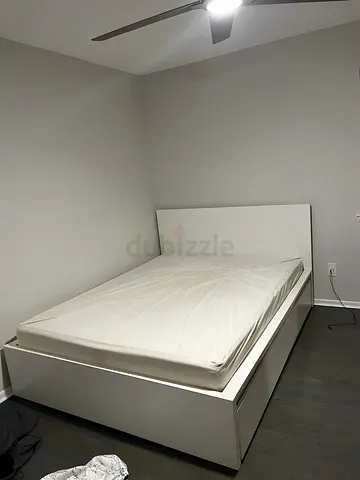 Ikea malm queen bed with mattress 160*200 - like new