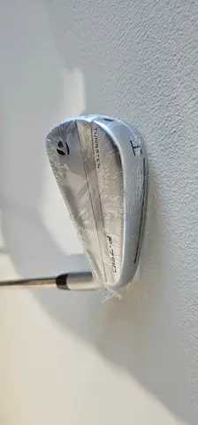 Iron 4 TaylorMade P790 Tungsten / Nippon Shaft FR