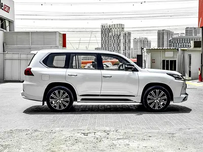 2018 Lexus LX-SERIES photo 4
