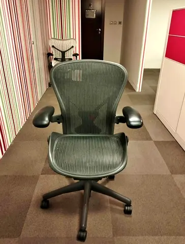 Herman Miller Aeron Classic B Size Chair