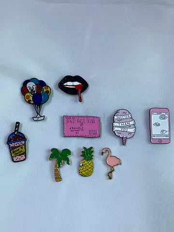 9 Cute Pins for Bags  Backpacks 🎒 🎀