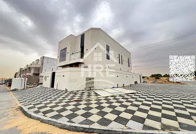 Corner villa with luxurious finishes and distinctive spaces