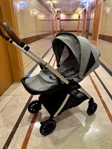 Nuna triv next stroller in new condition