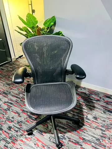 Herman Miller Aeron size B fully loaded