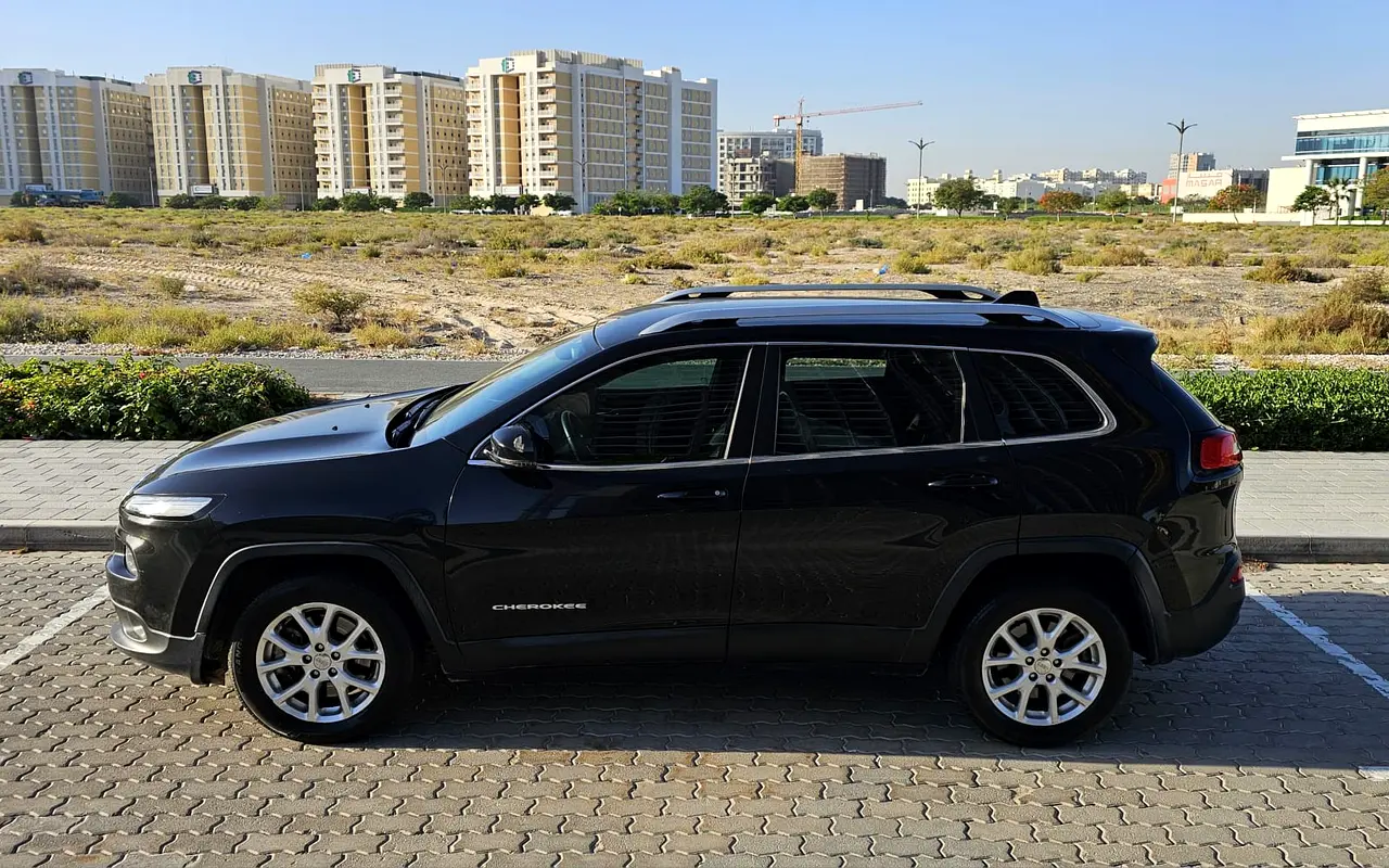 Jeep Cherokee 2015 — photo 1 of 11
