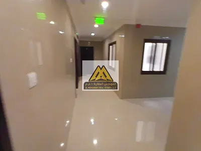 استديو / استديو مساحه كبيره استديو مضئ/ مساحه واسعه / موقع خدمي
