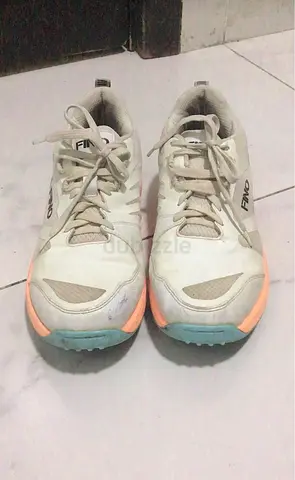 Circket spikes shoes 👟