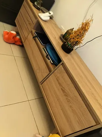 Long wooden TV console / media cabinet in oak finish