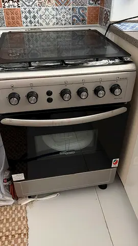 Used freestanding cooker with oven - good working condition