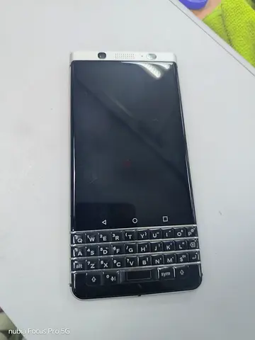 BlackBerry-style Android phone with physical QWERTY keyboard - good working condition