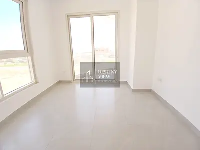 Like brand new lavish 2bhk with balcony and 2 bathroom and fully family building
