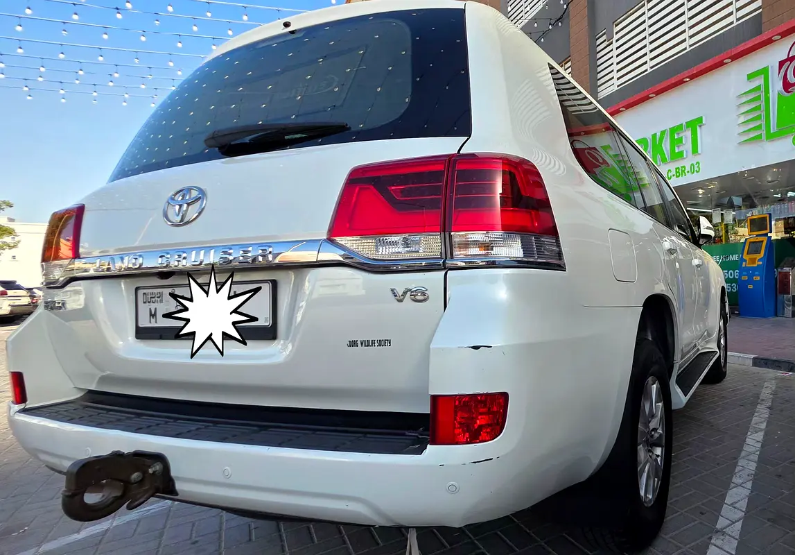 Toyota Land Cruiser 2019 — photo 1 of 16
