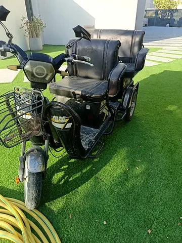 Electric 3-wheel mobility scooter / trike - Comfortable dual seat, good condition