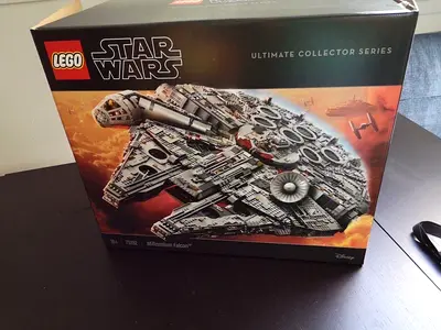 LEGO Star Wars Ultimate Collector Millennium Falcon (75192) - Sealed Box