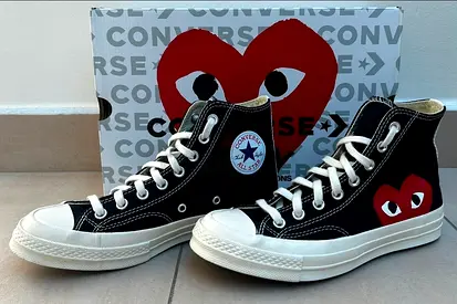 COMME DES GARÇON PLAY x Converse Sneakers