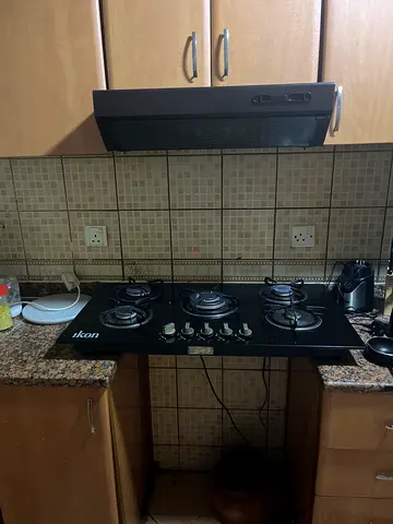 Used Ikon 5-Burner Gas Hob with Chimney - Good Working Condition and gas cylinder all for sale