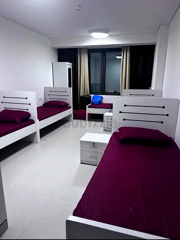 EXECUTIVE LADIES SINGLE BEDSPACE AVAILABLE IN KARAMA CENTER ADCB 950 KERALITE ATACHED BATH N BALCONY