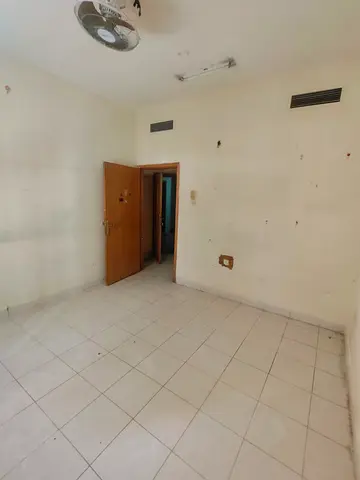 1BHK Near Corniche and Services