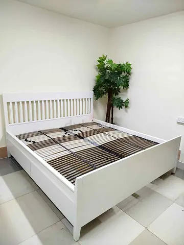 IKEA White HEMNES King Bed with IKEA Mattress 180 x 200 cm