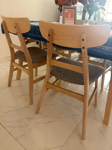 4 wooden dining chairs