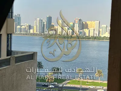 شقة أنيقة غرفتين وصالة للإيجار – المجاز 3 | إطلالة كاملة على بحيرة الخان | موقع مميز للعائلات