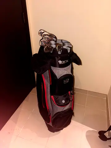 Wilson Staff Golf Cart Bag — Black/Grey with Red Accents (Good Condition)