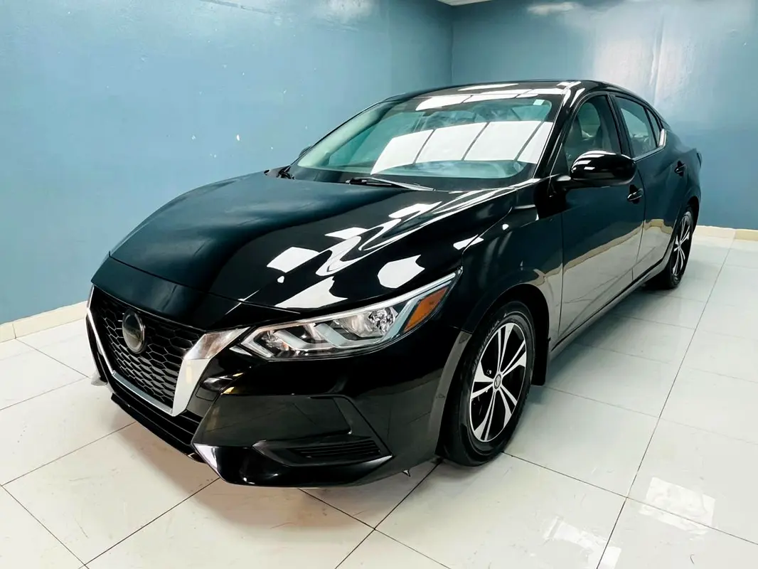Nissan Sentra 2023 — photo 1 of 15