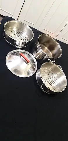 Stainless steel cookware set with steamer inserts (3 pieces + lid)