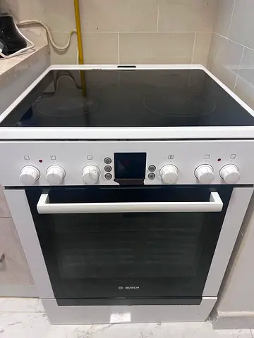 Bosch freestanding electric cooker with ceramic hob - good condition