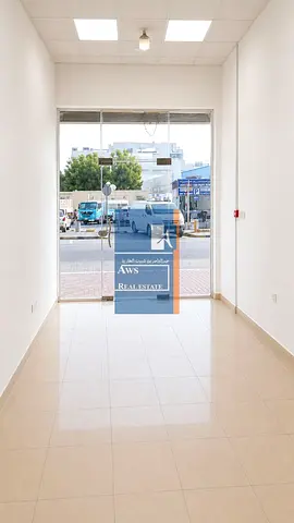 Road Facing Shop in Excellent Business Location
