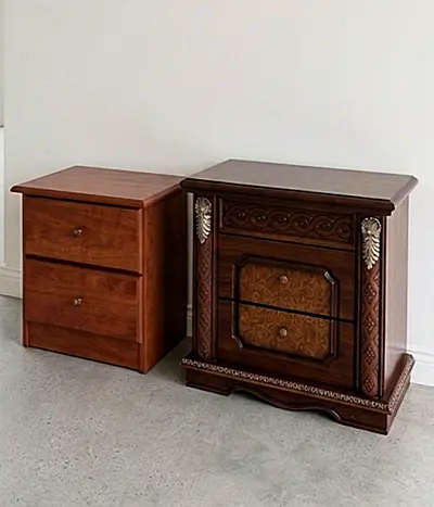 Pair of wooden bedside tables / nightstands. classic and modern styles كومدينا عدد 2 خشب ممتاز نظيف