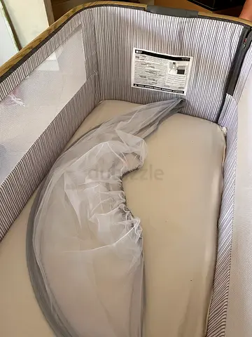 Bedside crib ( kikaboo)