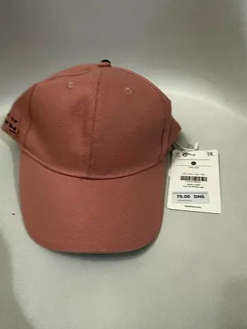 BERSHKA CAP BRAND NEW SELLING AT HALF PRICE