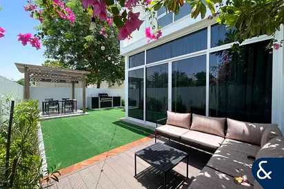 4 Bed Twin Villa | Close To Pool | Single Row