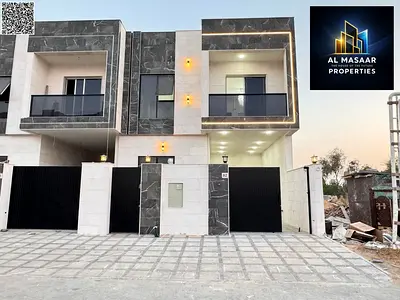 شامل رسوم نقل الملكية مع روف مع غرفة خادمة كبيرة. تملك حر و تورث للأبناء