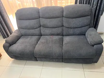 Premium Grey Recliner Sofa Set |
Cozy  Modern Grey 5-Seater Recliner Sofa