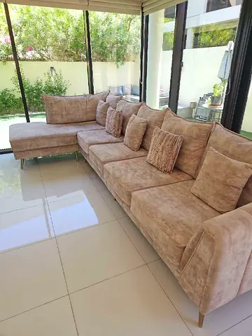 Large L-shaped Beige Fabric Sofa with Chaise - Like new condition