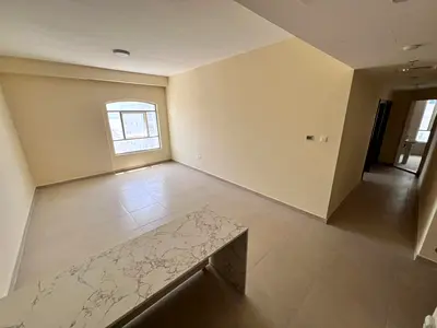اول ساكن _اطلاله بحريه _باركن فري _غاز مركزي _ارقي التشطيبات  _غرفه ماستر _صيانه كامله فري