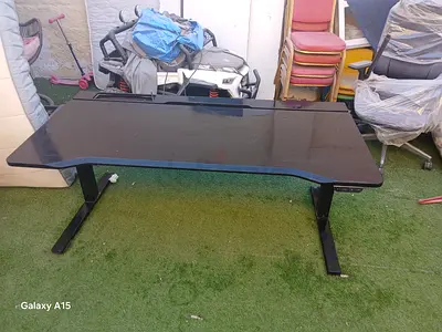 Black Electric Height Adjustable Standing Desk but  height adjustable not work need fix