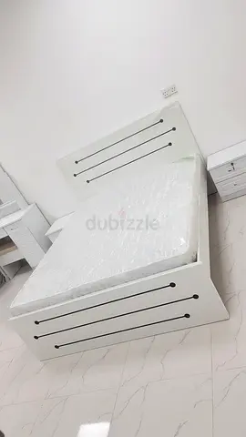 Im selling brand new queen size 150*190cm bed with mattress