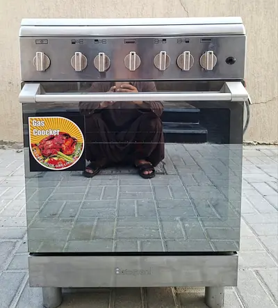 Its perfect working,  Gas Cooker, size 60x60cm,  Bompani,  with 4 burners