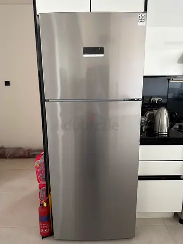 BOSCH Stainless Steel Top-Freezer Refrigerator - Excellent Condition