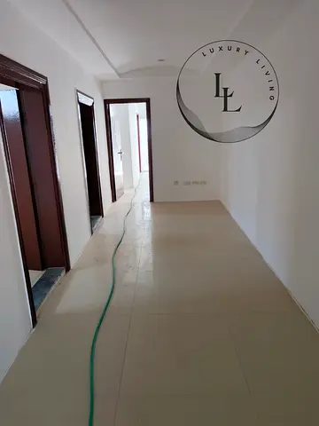 Lavish and duplex villa in just 55k in al ghafia area with parking.