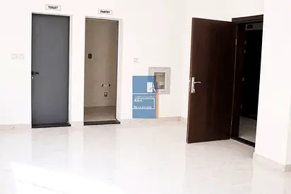 Affordable Studio for Executives, Close to Essential Needs
