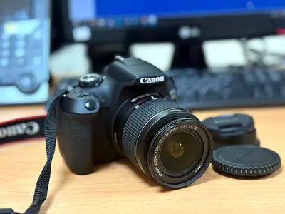 Canon EOS 2000D